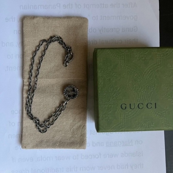 Gucci Silver Chain with Logo Pendant - Picture 8 of 12